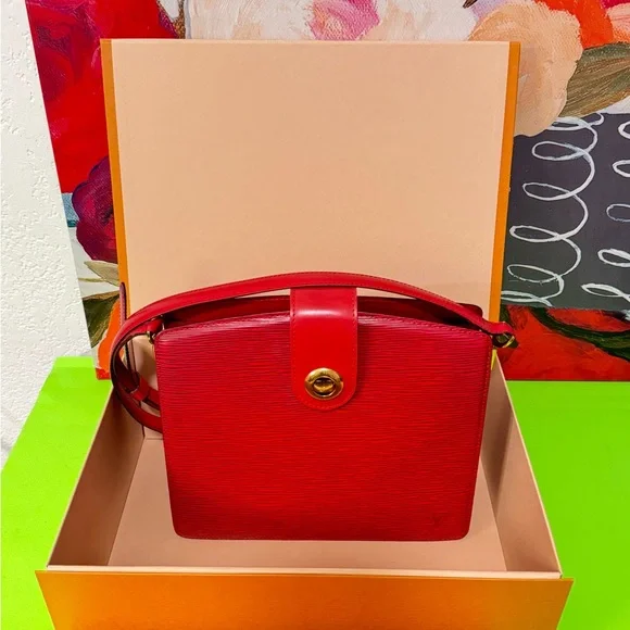 Louis Vuitton Epi Shoulder bag Elegant Red Designer Women's Bag. - Picture 2 of 14